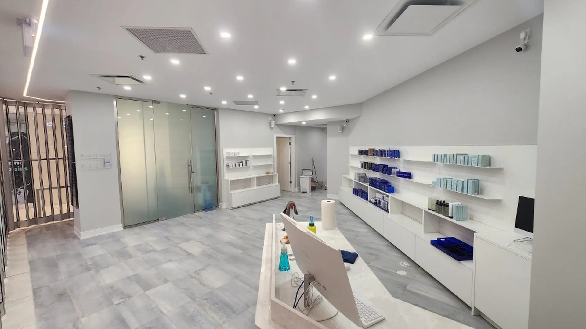 Commercial retail renovation